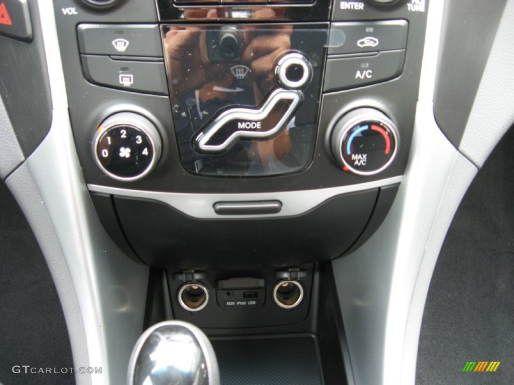 2012 Hyundai Sonata GLS Controls Photo #54212190