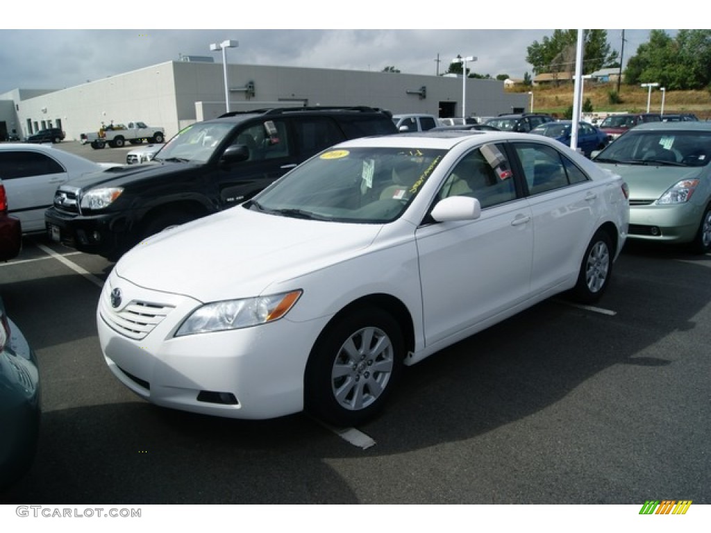 2008 Camry XLE - Super White / Bisque photo #4