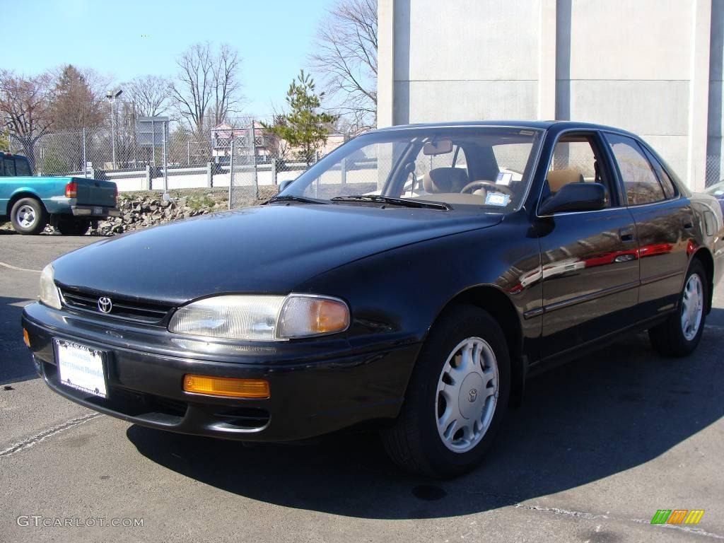 1995 Camry XLE V6 Sedan - Black / Beige photo #1
