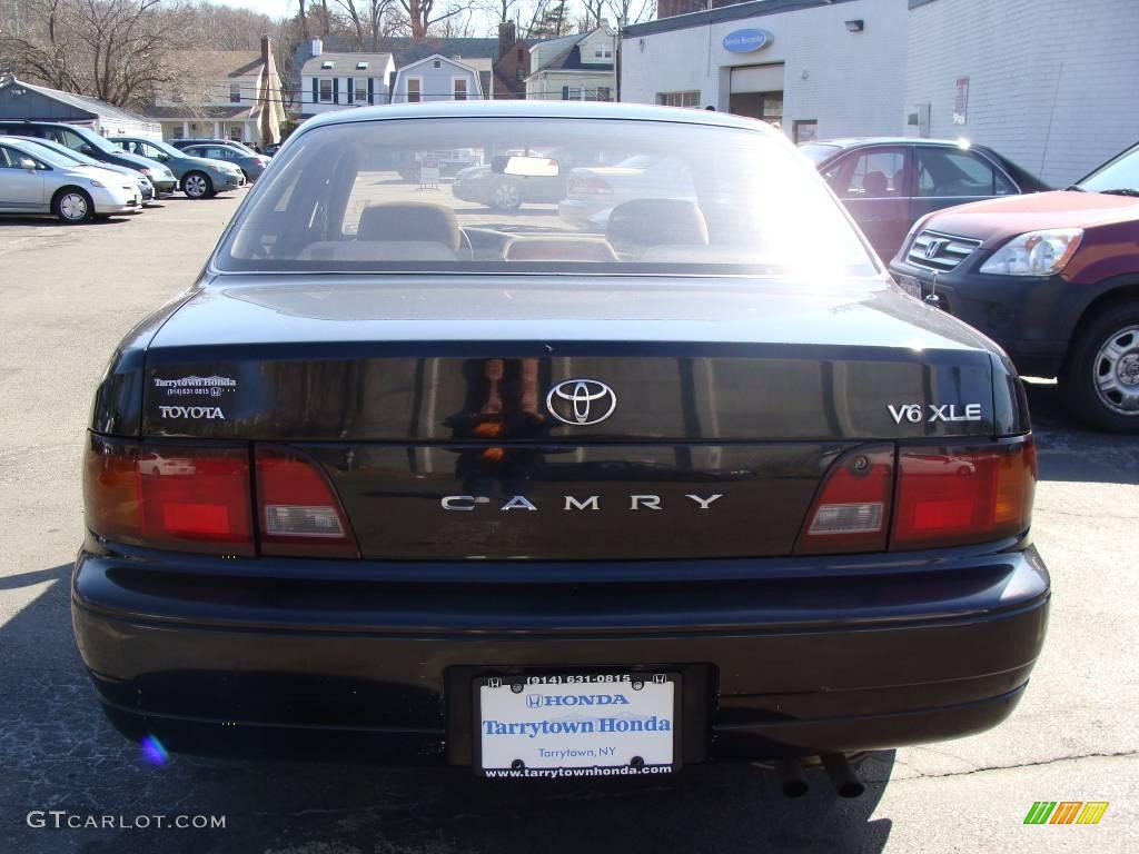 1995 Camry XLE V6 Sedan - Black / Beige photo #6