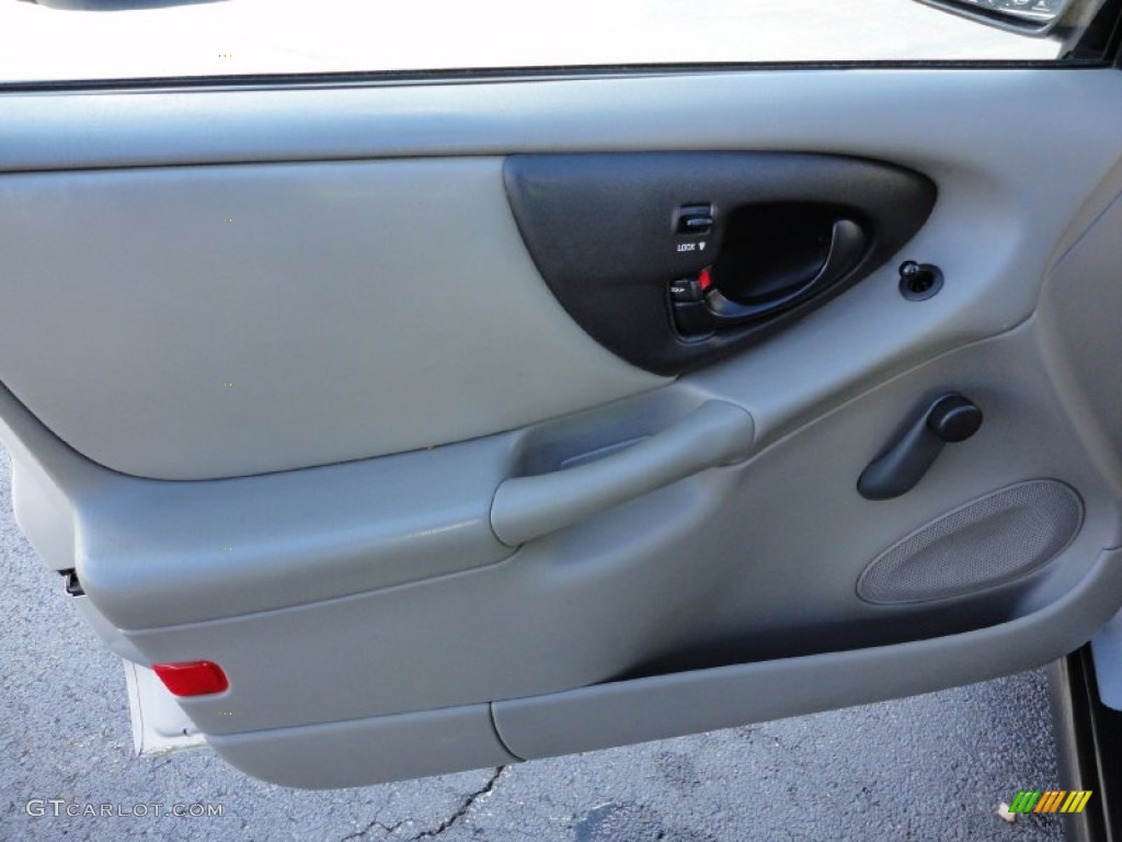 2003 Malibu Sedan - Galaxy Silver Metallic / Gray photo #12