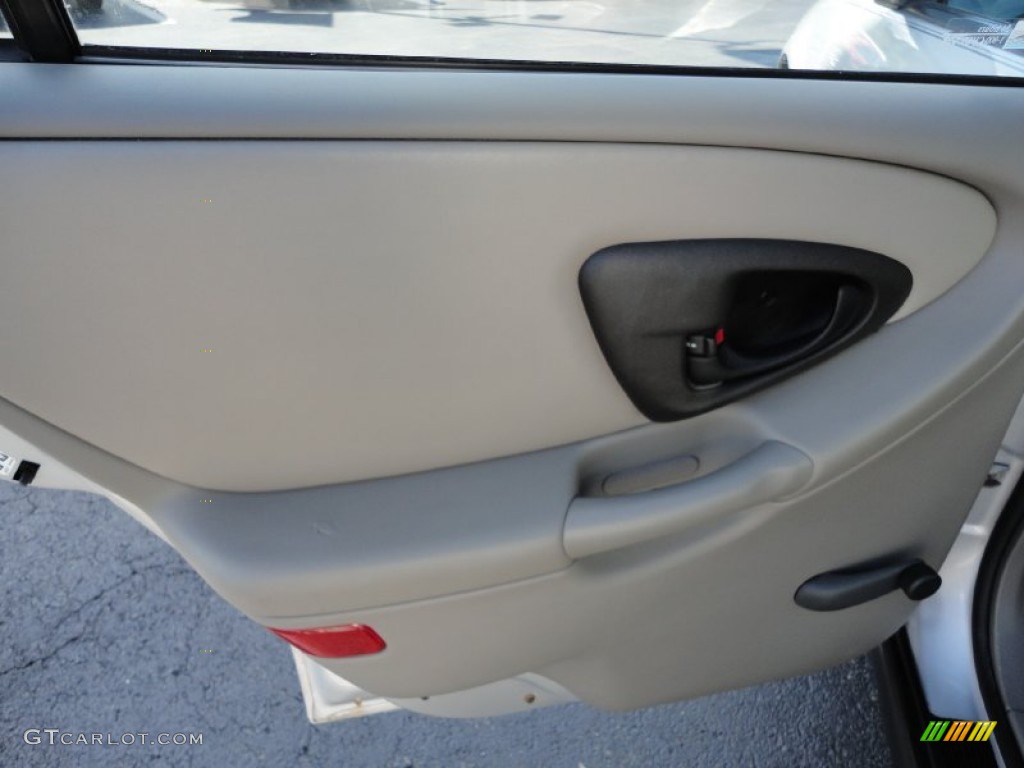 2003 Malibu Sedan - Galaxy Silver Metallic / Gray photo #14