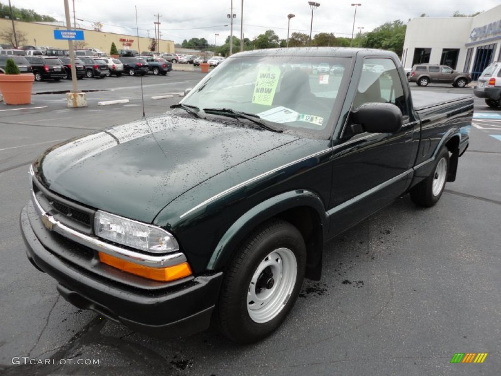 2003 S10 Regular Cab - Dark Green Metallic / Graphite photo #3