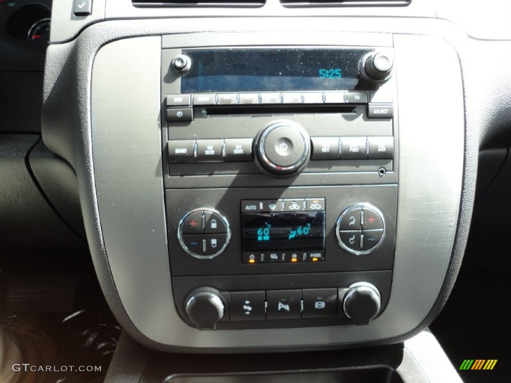 2012 Chevrolet Silverado 3500HD LTZ Crew Cab 4x4 Dually Controls Photo #54223188
