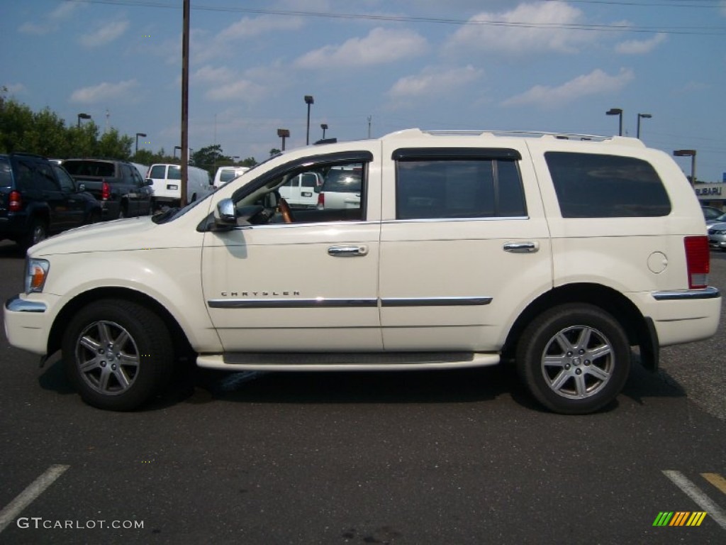 2007 Aspen Limited HEMI 4WD - Cool Vanilla White / Dark Slate Gray/Light Slate Gray photo #9