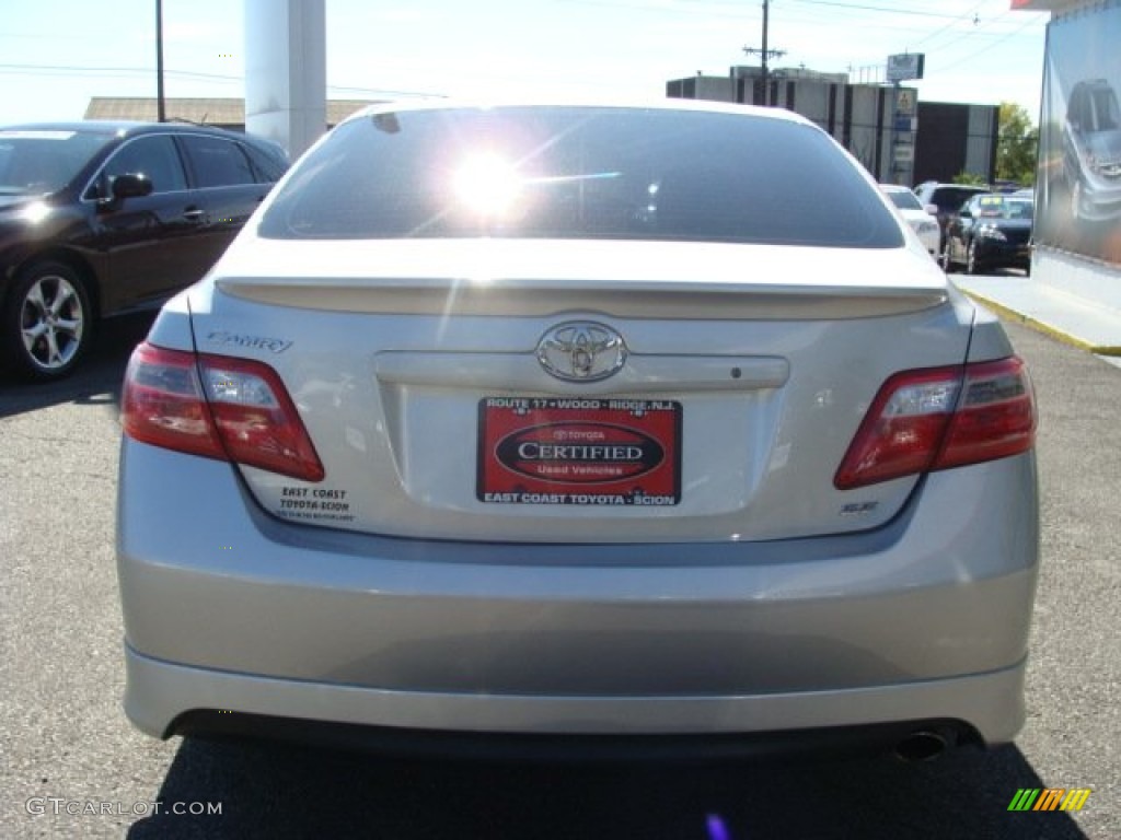 2008 Camry SE - Classic Silver Metallic / Dark Charcoal photo #5