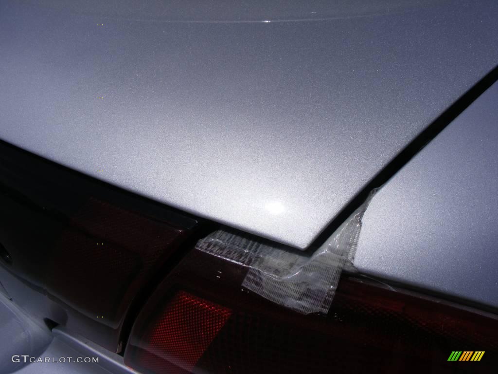 2000 Sunfire SE Coupe - Ultra Silver Metallic / Graphite photo #12