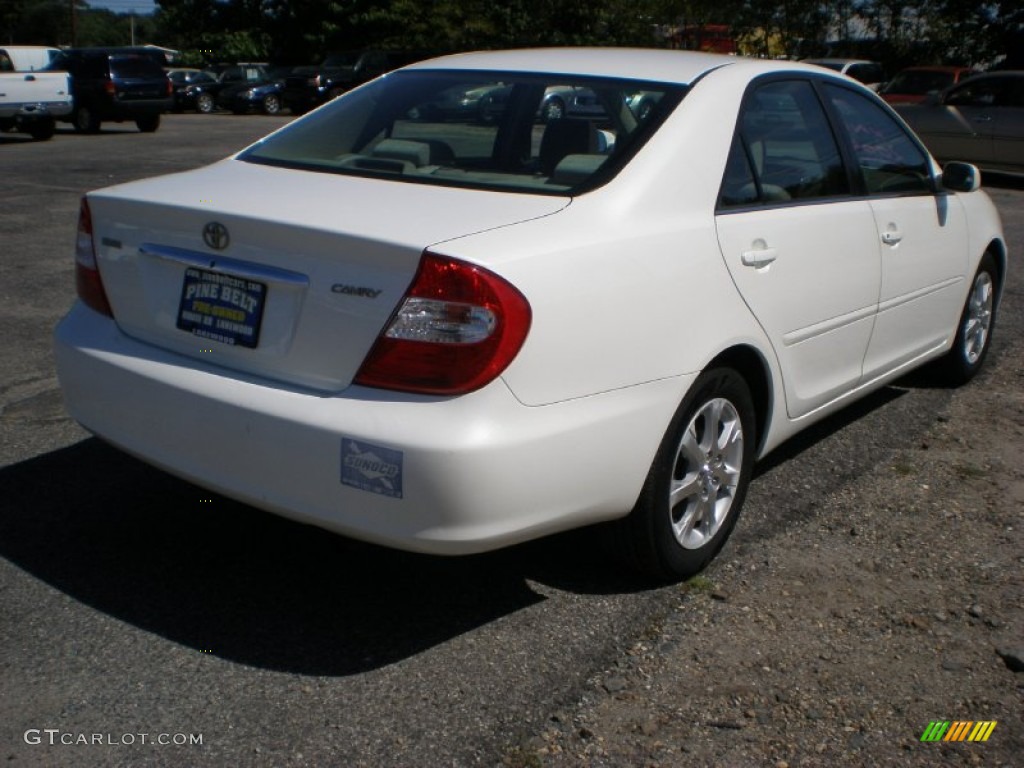 2004 Camry LE - Crystal White / Taupe photo #5