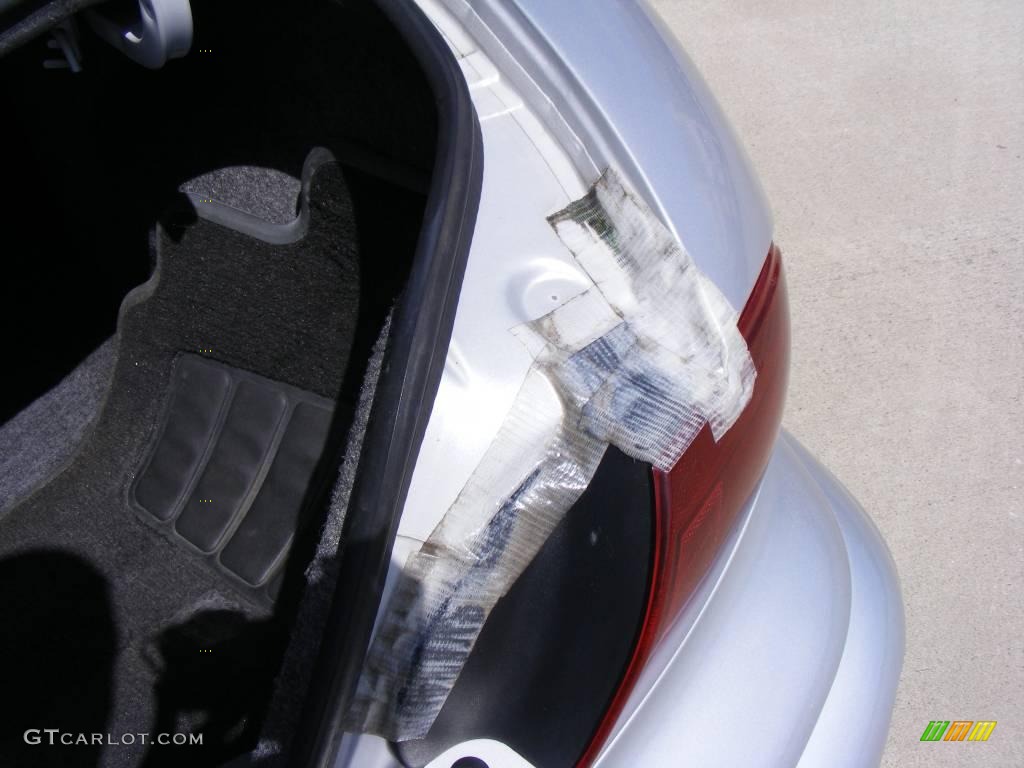 2000 Sunfire SE Coupe - Ultra Silver Metallic / Graphite photo #27