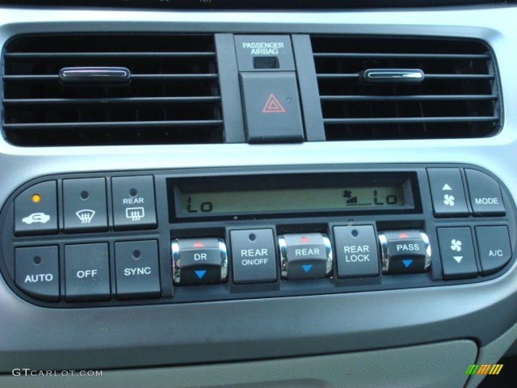 2010 Honda Odyssey EX Controls Photo #54228537