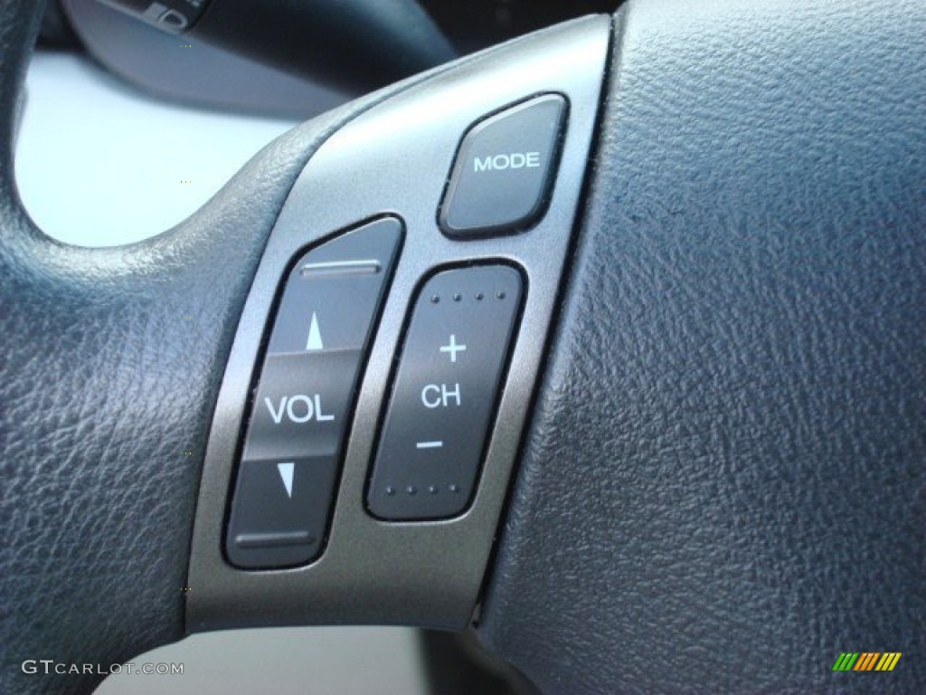 2010 Honda Odyssey EX Controls Photo #54228553