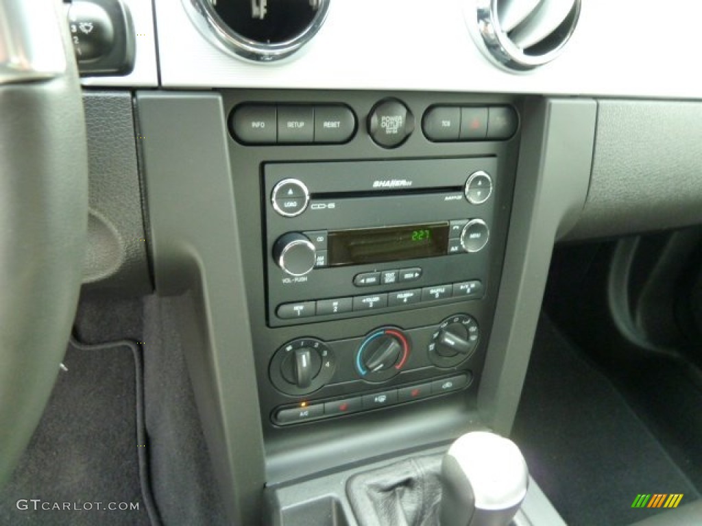 2009 Ford Mustang GT Premium Coupe Controls Photo #54229713