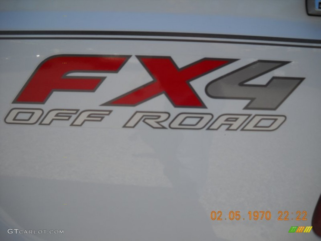 2003 F250 Super Duty XLT Crew Cab 4x4 - Oxford White / Medium Flint Grey photo #11