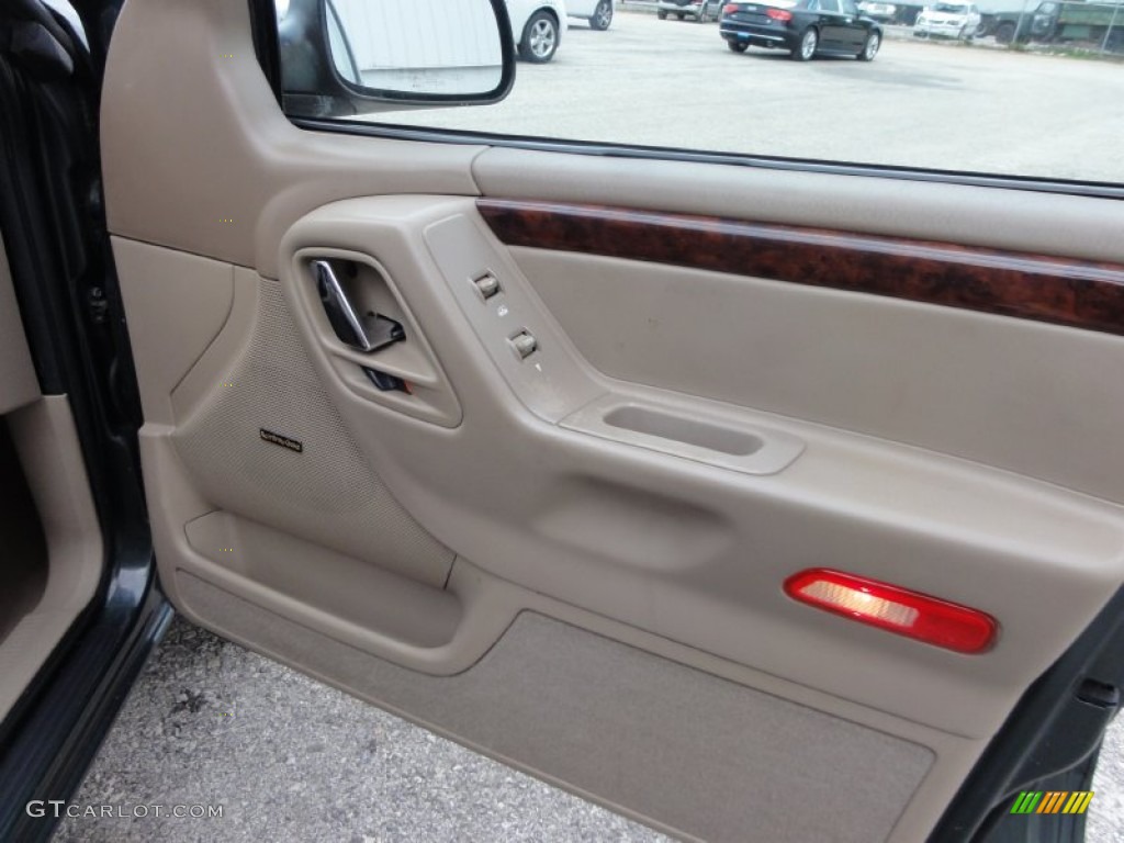 2001 Grand Cherokee Limited 4x4 - Shale Green Metallic / Sandstone photo #24