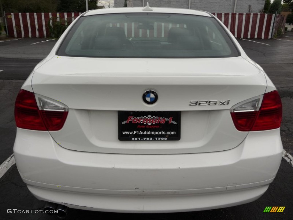 2006 3 Series 325xi Sedan - Alpine White / Black photo #2