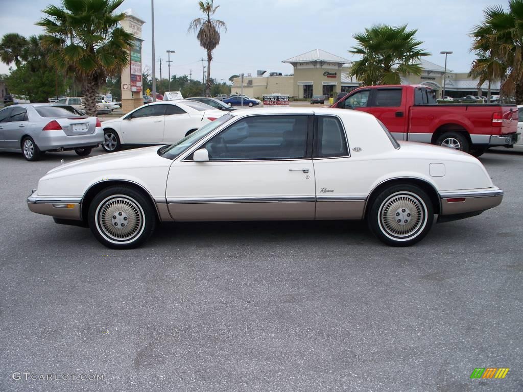 1991 Riviera Coupe - White / Beige photo #1