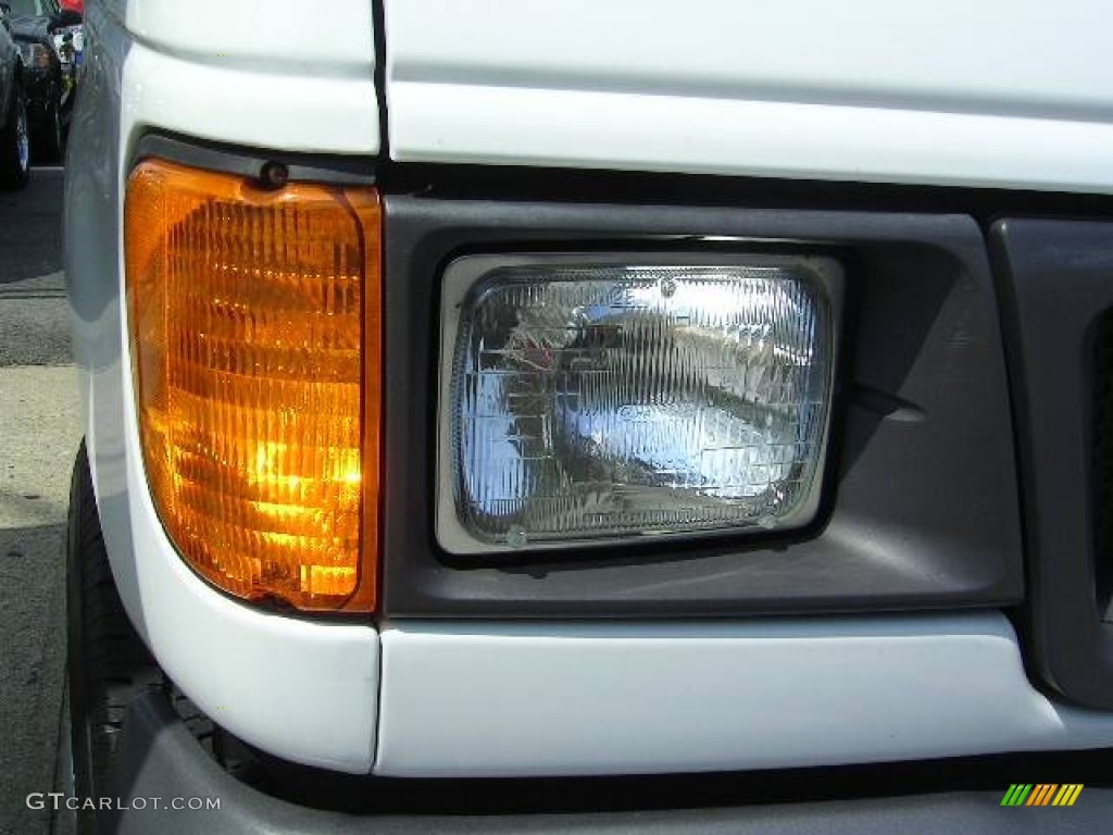 2007 E Series Van E250 Commercial - Silver Metallic / Medium Flint Grey photo #10