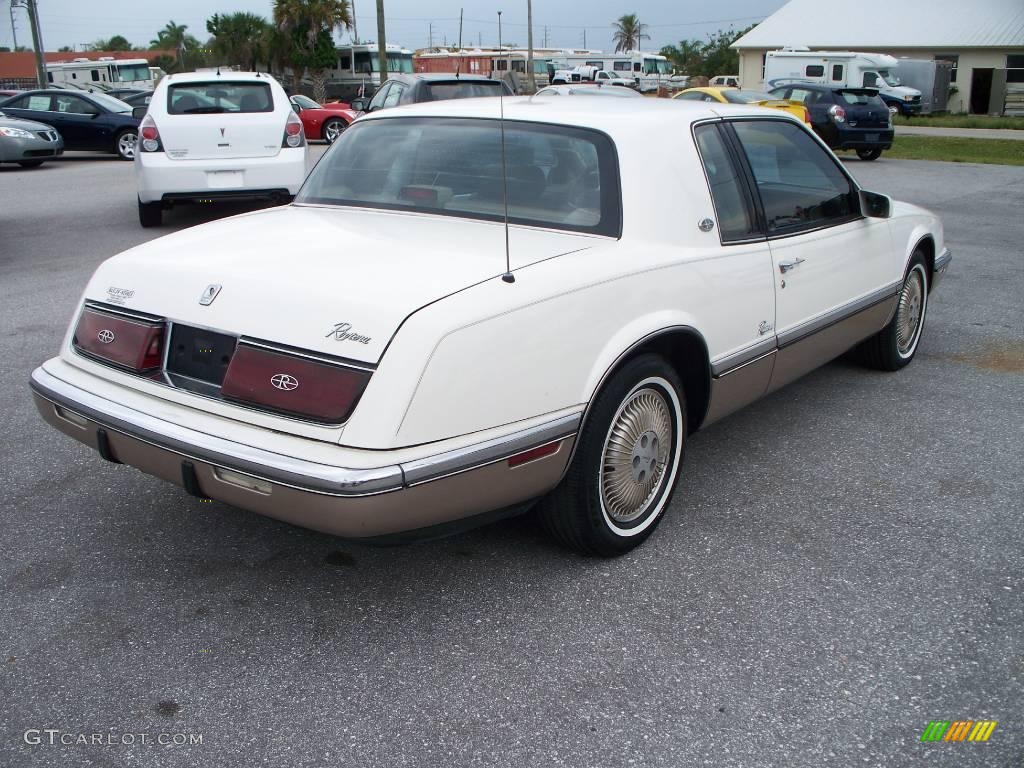 1991 Riviera Coupe - White / Beige photo #5