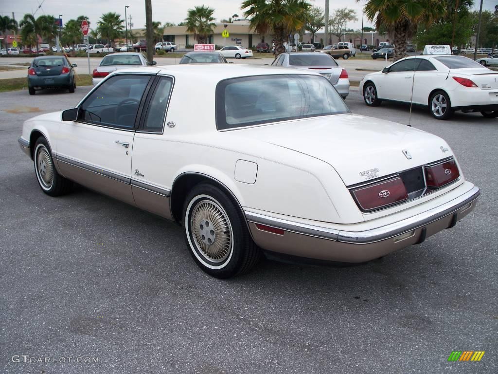 1991 Riviera Coupe - White / Beige photo #7