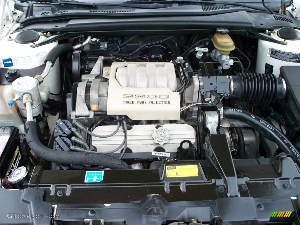 1991 Riviera Coupe - White / Beige photo #11
