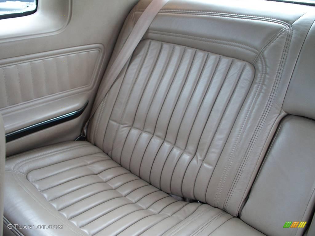 1991 Riviera Coupe - White / Beige photo #12