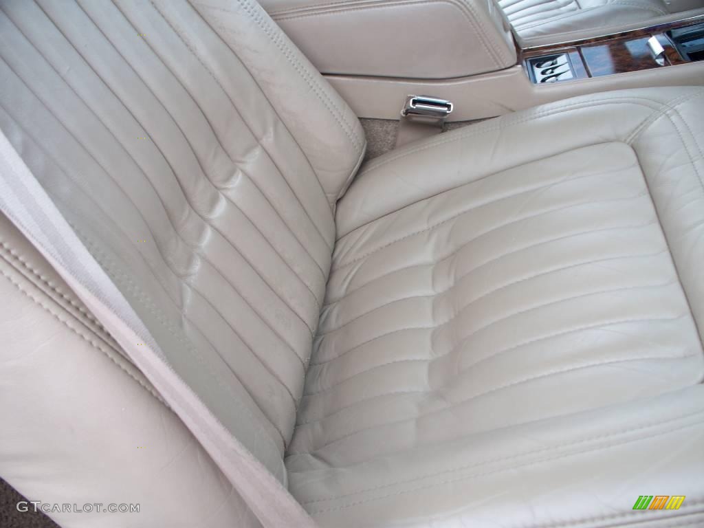 1991 Riviera Coupe - White / Beige photo #16