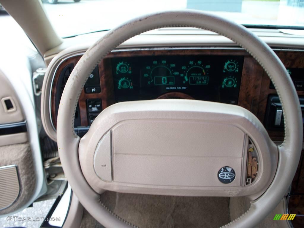 1991 Riviera Coupe - White / Beige photo #25