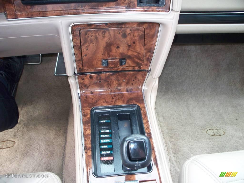 1991 Riviera Coupe - White / Beige photo #27