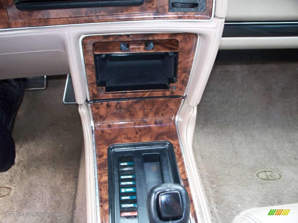 1991 Riviera Coupe - White / Beige photo #28