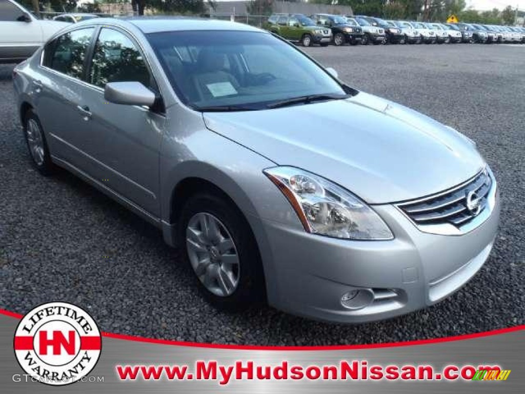 Brilliant Silver Nissan Altima