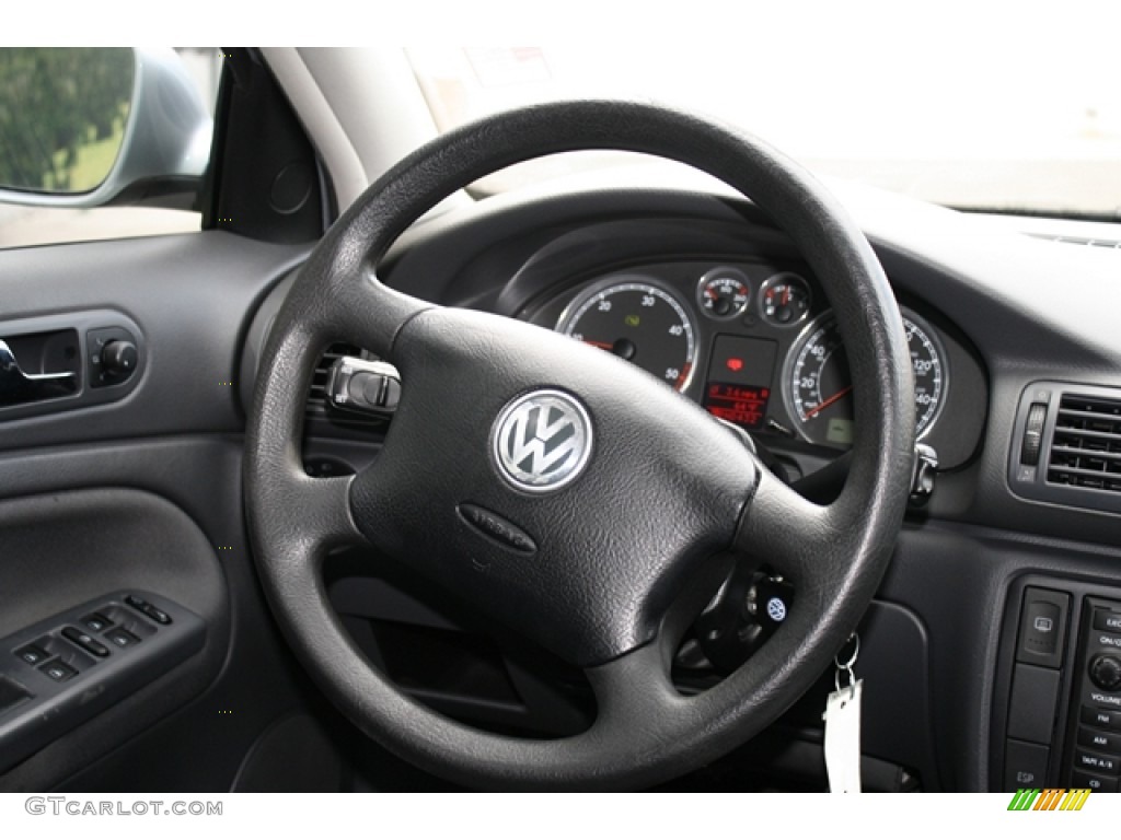 2004 Volkswagen Passat GLS TDI Sedan Steering Wheel Photos