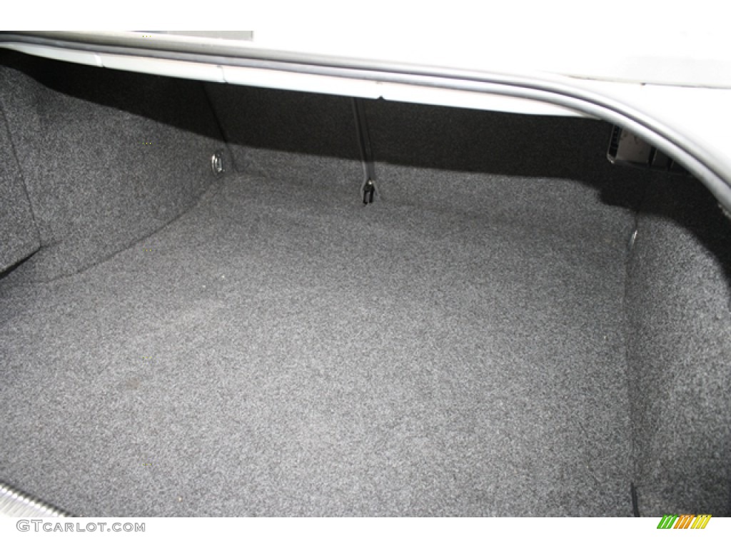 2004 Volkswagen Passat GLS TDI Sedan Trunk Photo #54240522