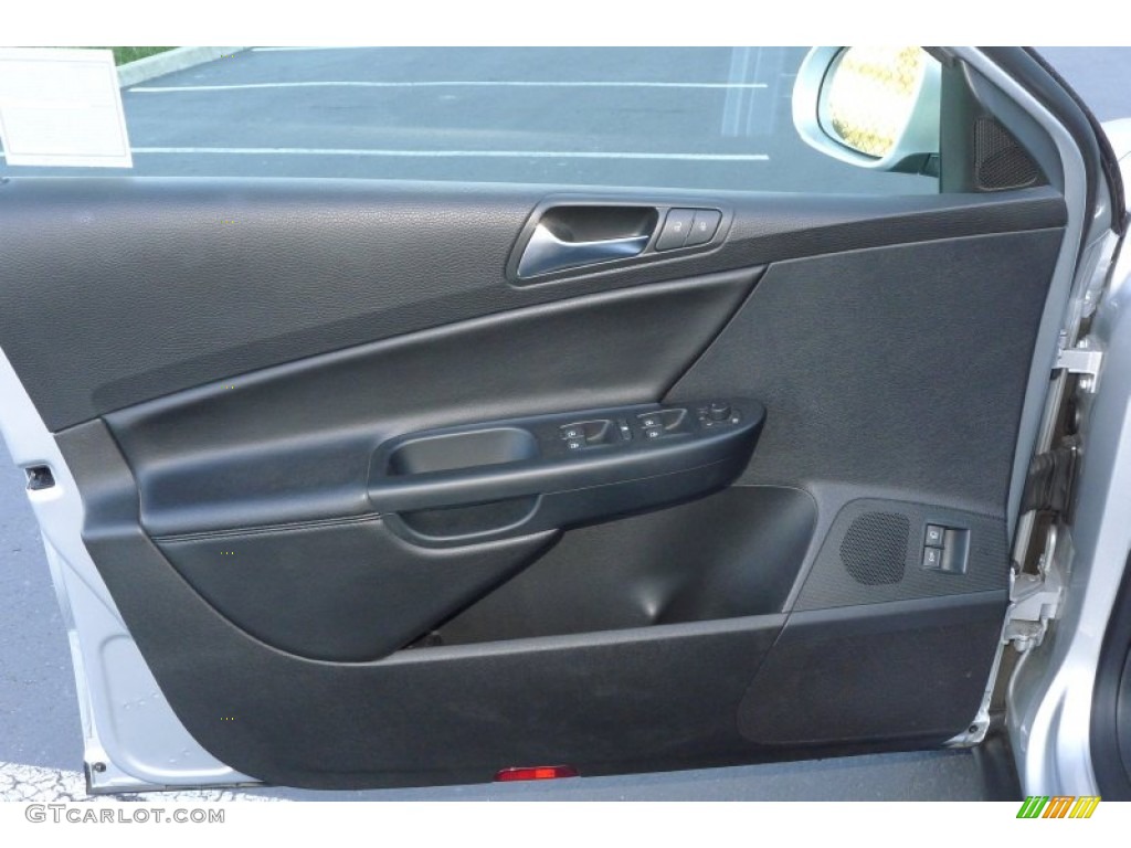 2009 Volkswagen Passat Komfort Wagon Deep Black Door Panel Photo #54241620