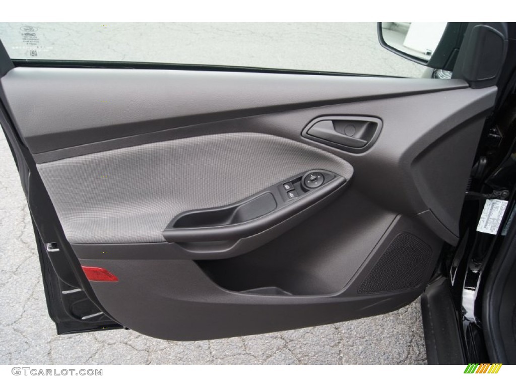 2012 Focus S Sedan - Black / Charcoal Black photo #17