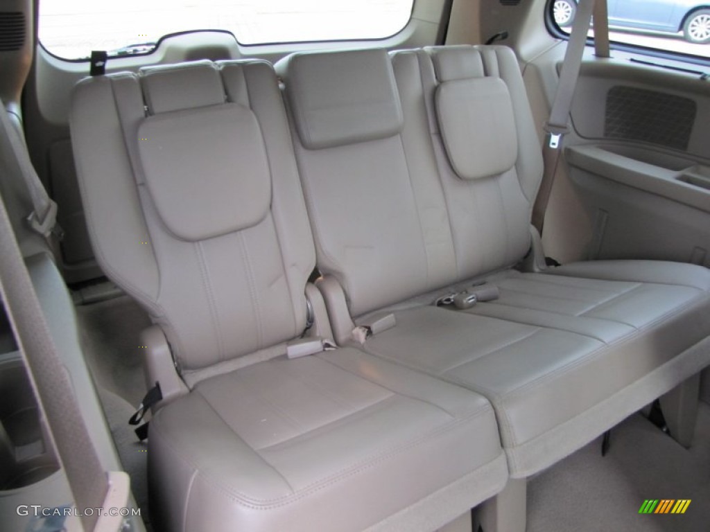 2011 Chrysler Town & Country Touring - L Rear Seat Photo #54250361