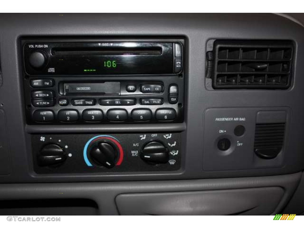 2001 Ford F350 Super Duty XLT SuperCab 4x4 Dually Audio System Photo #54254189