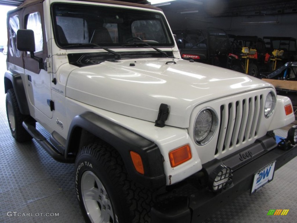 2000 Wrangler SE 4x4 - Stone White / Camel photo #1