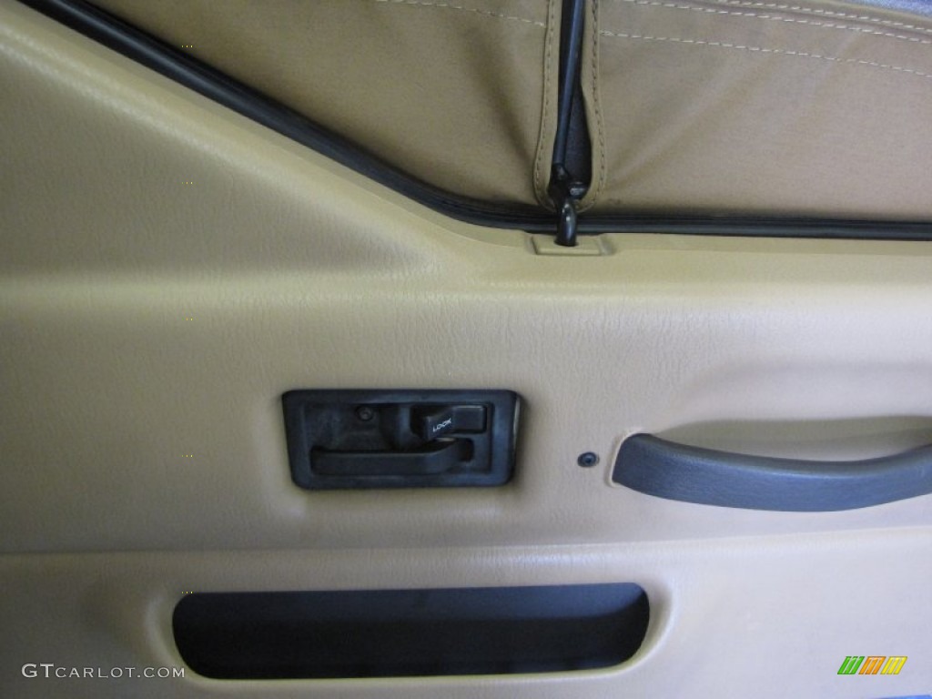 2000 Wrangler SE 4x4 - Stone White / Camel photo #15