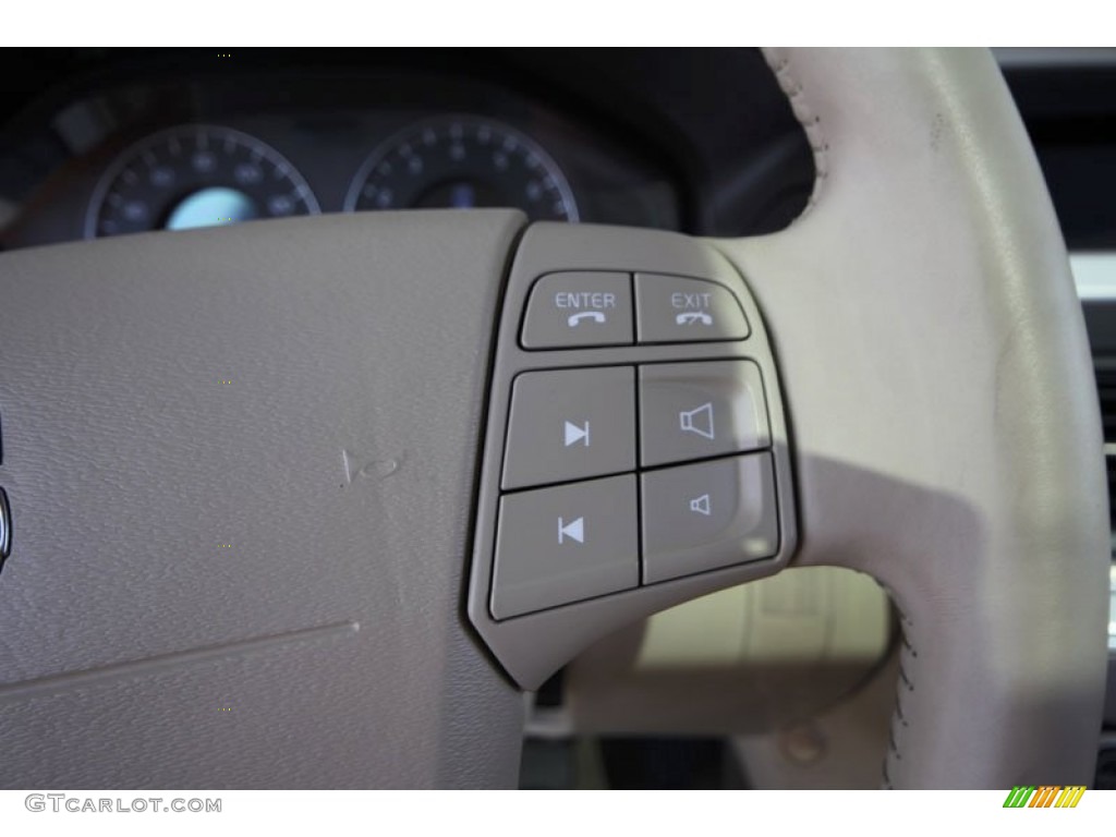 2010 Volvo XC60 3.2 AWD Controls Photo #54264947