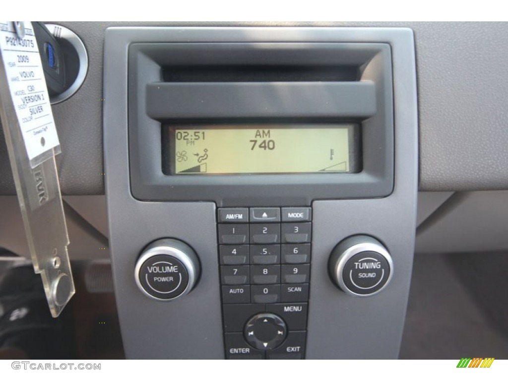 2009 Volvo C30 T5 Audio System Photos