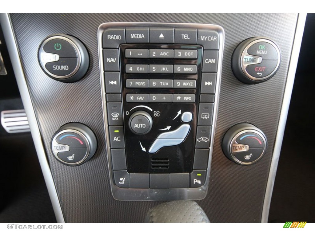 2012 Volvo XC60 T6 R-Design Controls Photo #54268697