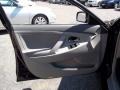 Black - Camry LE Photo No. 20