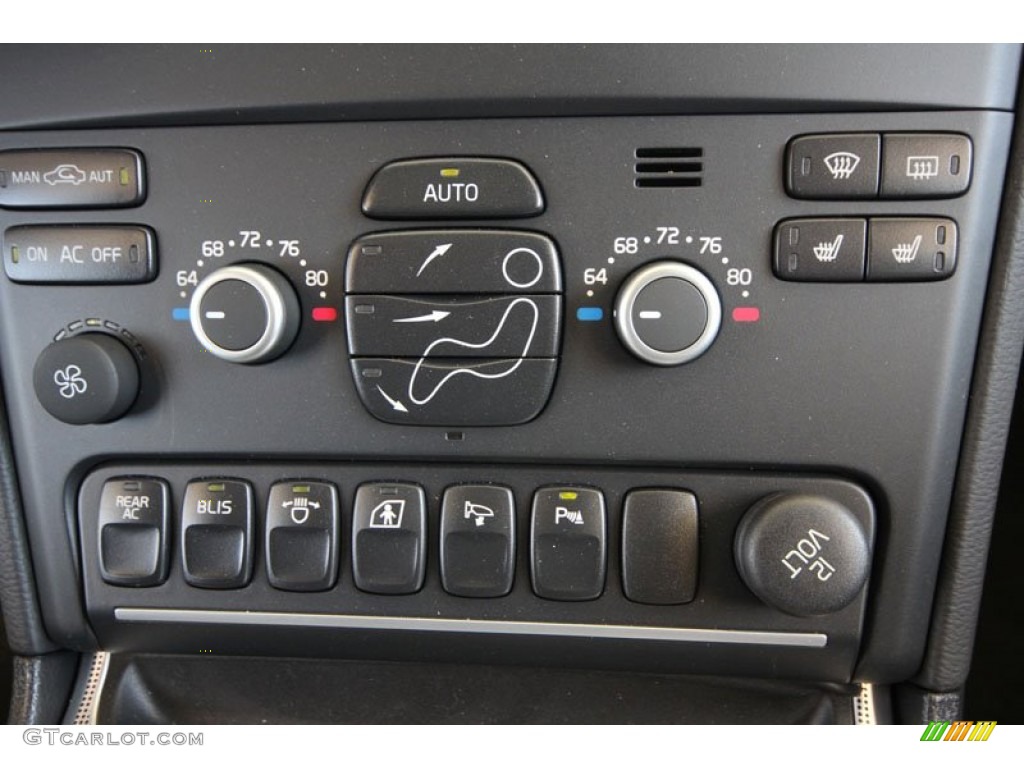 2012 Volvo XC90 3.2 R-Design Controls Photos