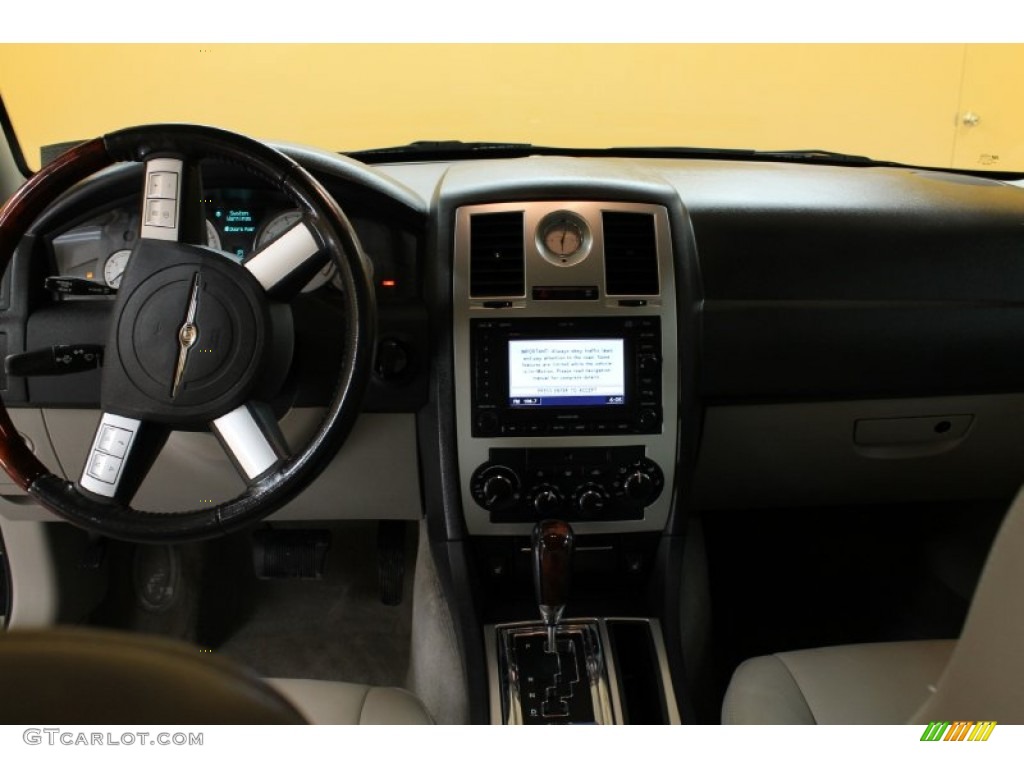 2006 300 C HEMI - Linen Gold Metallic / Dark Slate Gray/Light Graystone photo #5