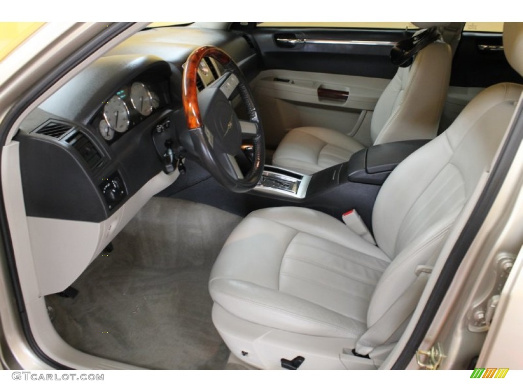2006 300 C HEMI - Linen Gold Metallic / Dark Slate Gray/Light Graystone photo #12