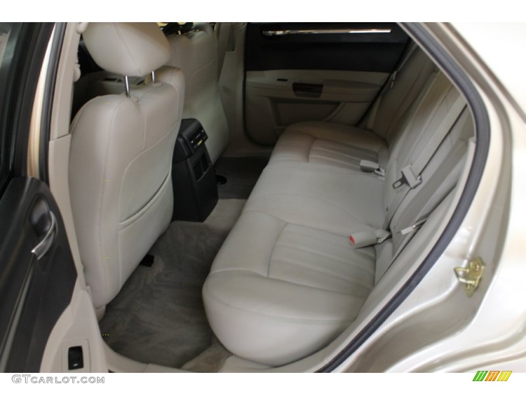 2006 300 C HEMI - Linen Gold Metallic / Dark Slate Gray/Light Graystone photo #13