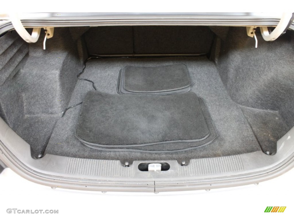 2003 Ford Taurus SEL Trunk Photo #54275114