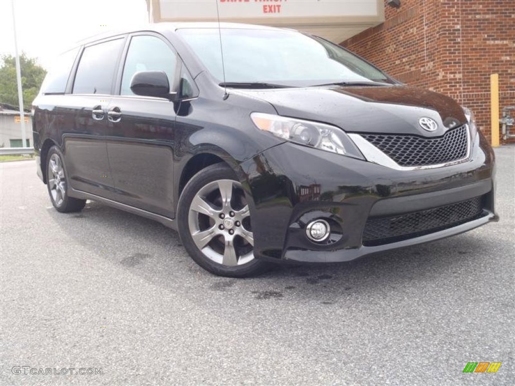 2011 Sienna SE - Black / Dark Charcoal photo #29