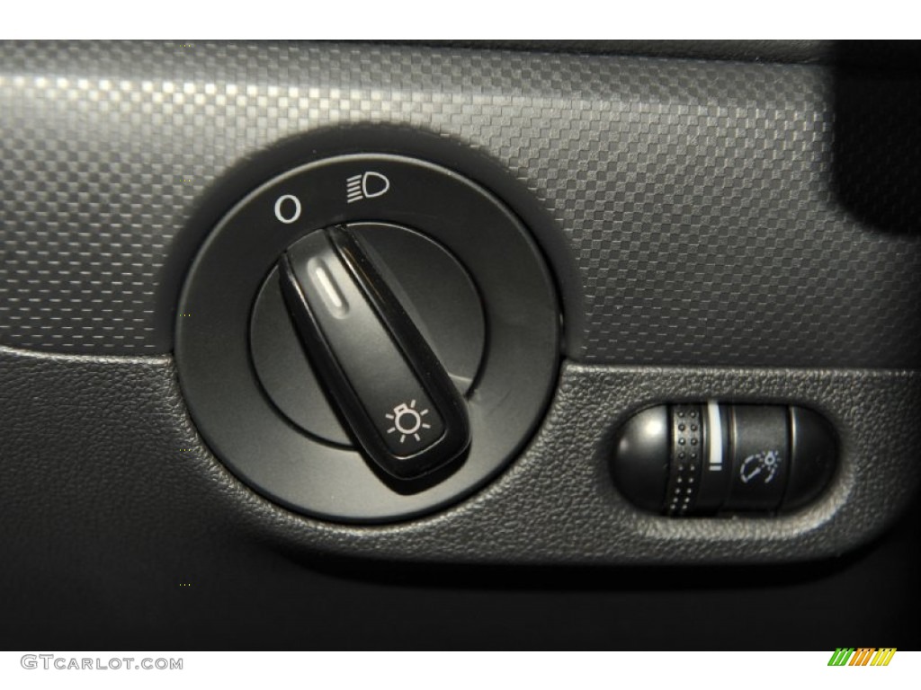 2012 Volkswagen Jetta S Sedan Controls Photo #54283217