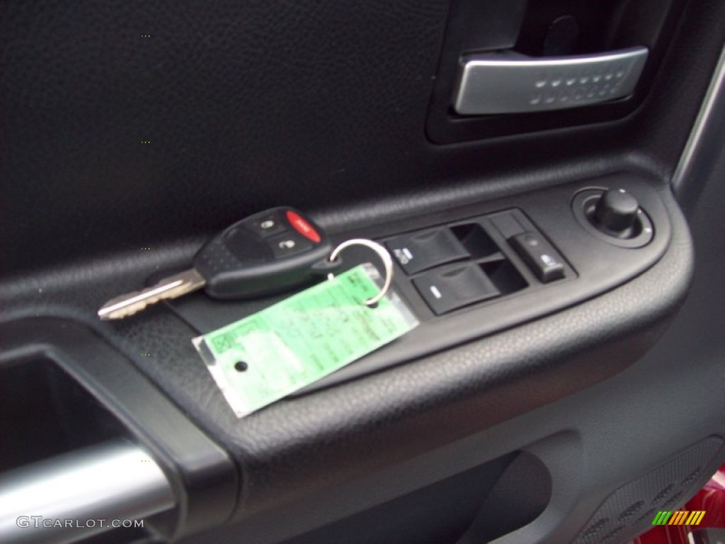 2006 Raider DuroCross Extended Cab 4x4 - Lava Red / Slate Gray photo #8